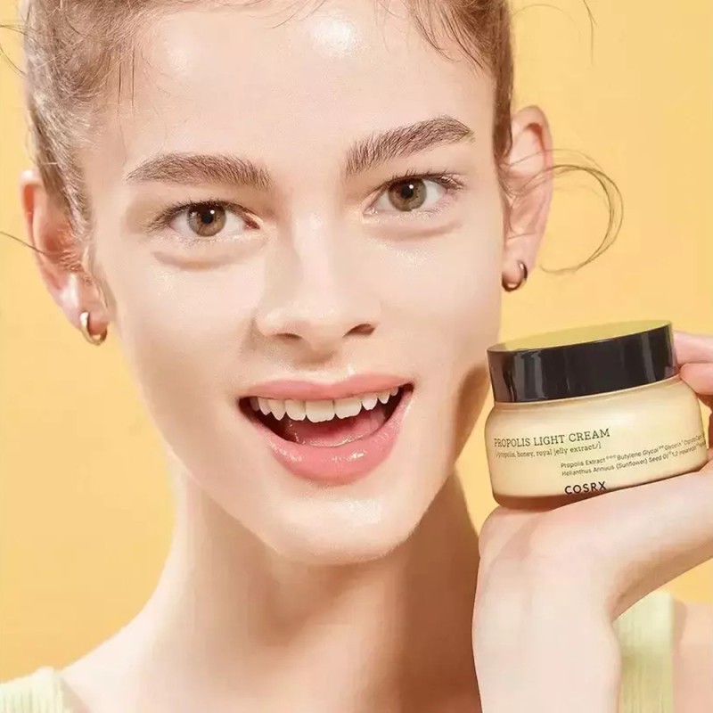 COSRX Full Fit Propolis Light Cream 65ml – Κρέμα Προσώπου με Πρόπολη για Ενυδάτωση, Θρέψη & Λάμψη